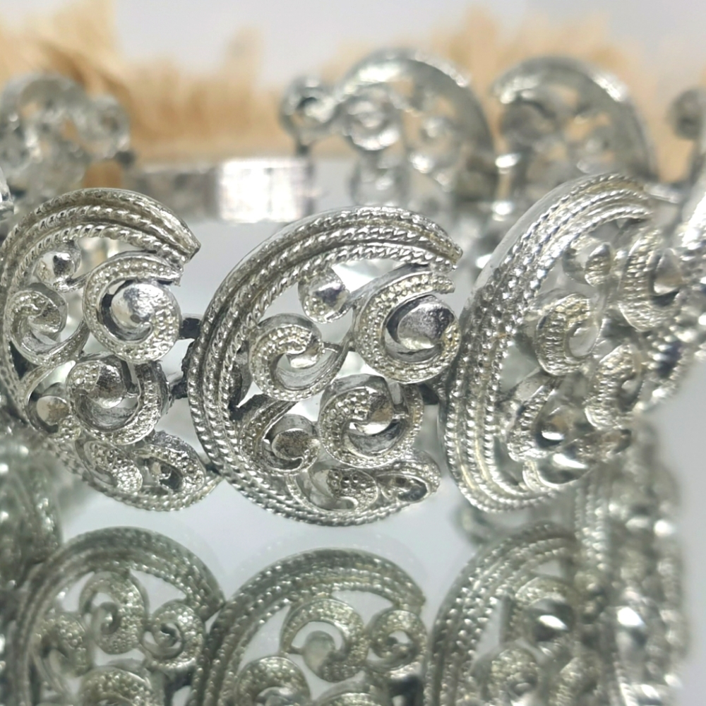 Coro Pegasus Bracelet. Size 7.